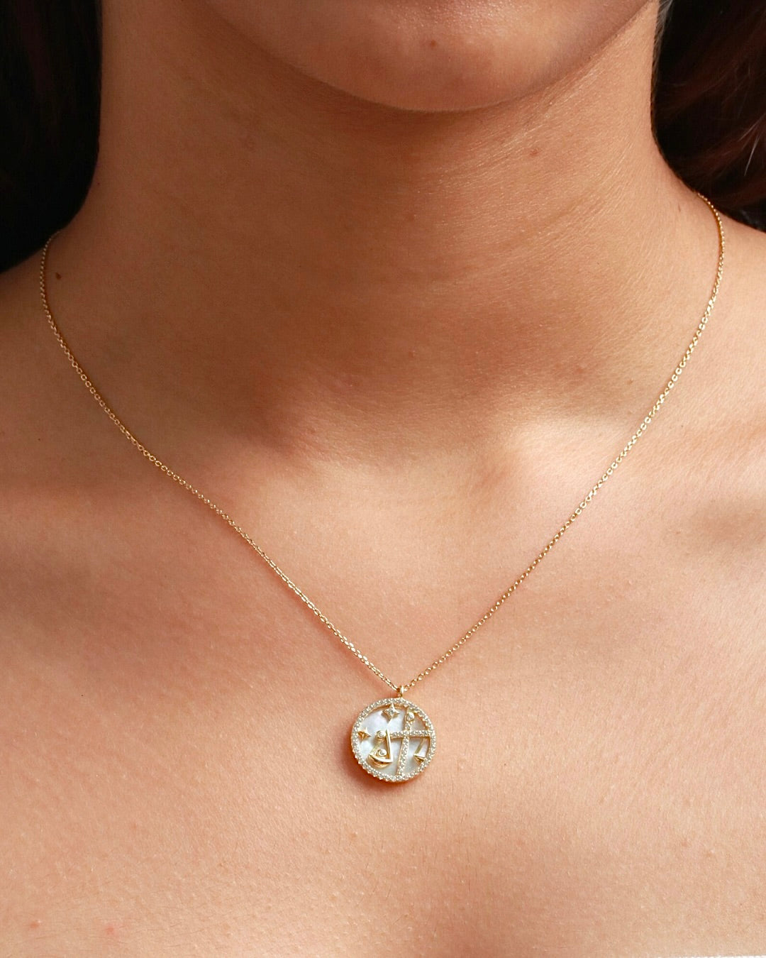 LIBRA NECKLACE (ROUND)- ZODIAC SIGN